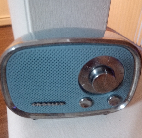 Retro Blue Portable Radio Bluetooth Speaker